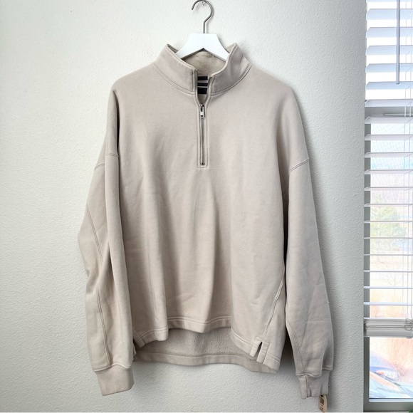 A&F• Oversized Essential Half-Zip Sweatshirt - Picture 1 of 5